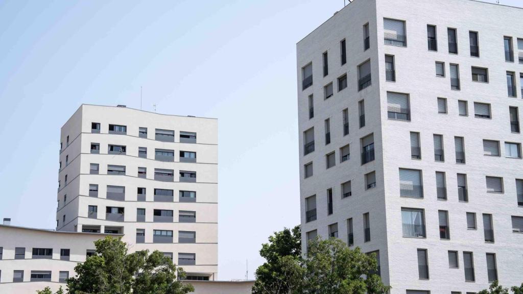 Un bloque de viviendas cerca de las 'Casernes' de Sant Andreu