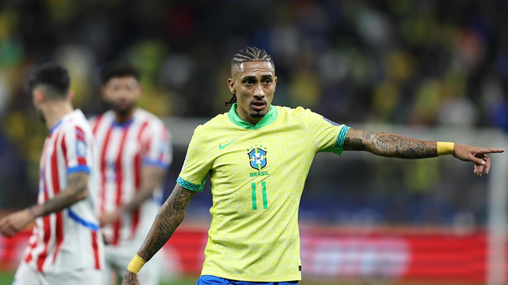 Raphinha durante el partido entre Brasil y Paraguay