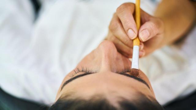 Maquillaje en un centro de belleza