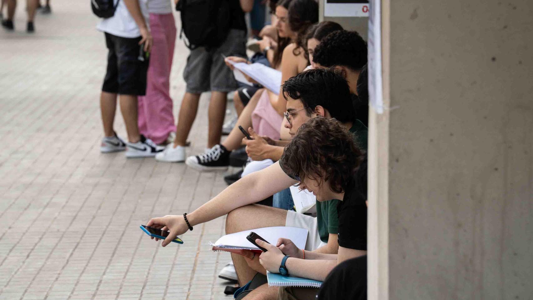 Imagen de archivo del ambiente durante la Selectividad en Barcelona