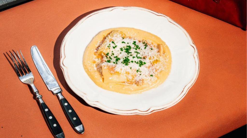 Puerros asados, miso y crema de anacardo de Culkin