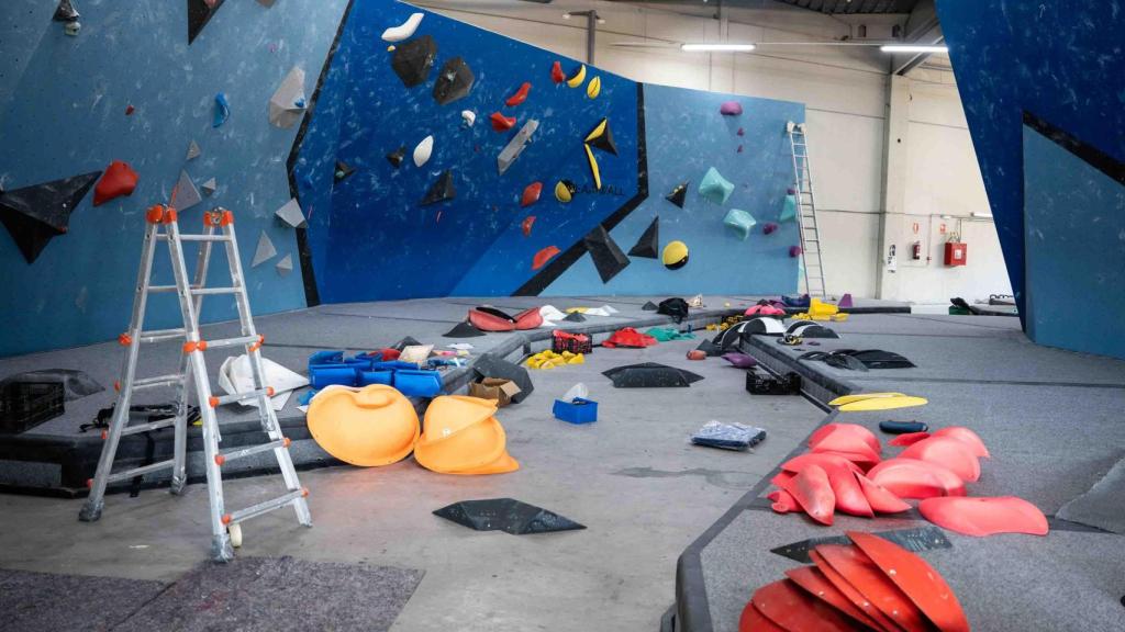 El rocòdrom BDN Climb a mig muntar