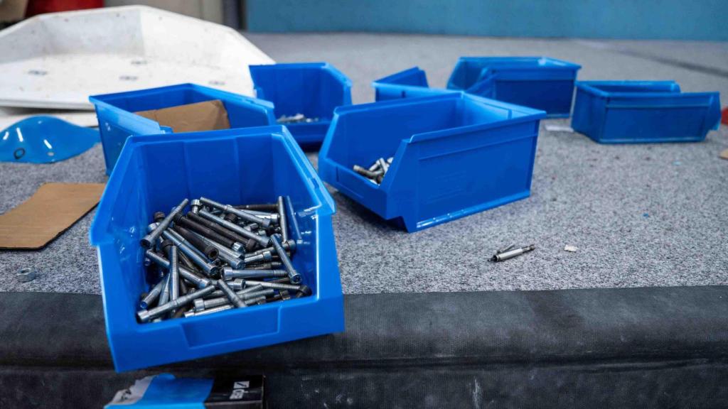 Los tornillos y las tuercas usados para montar las vías de escalada