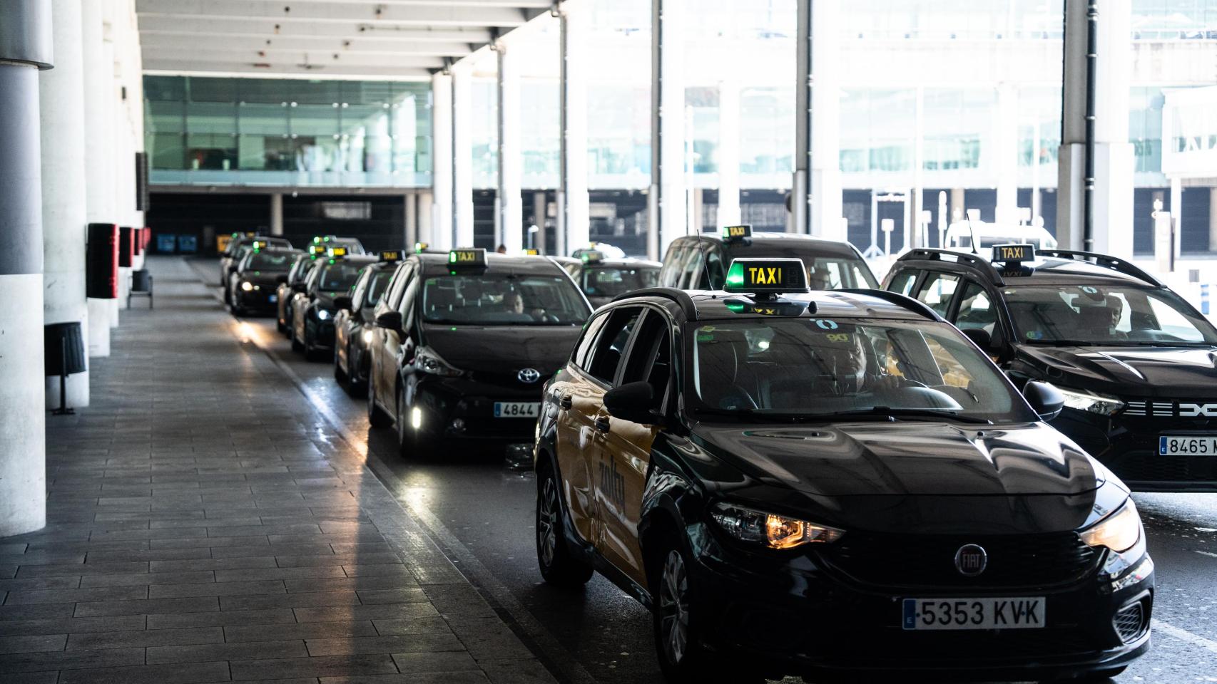 Taxistas en el aeropuerto de El Prat