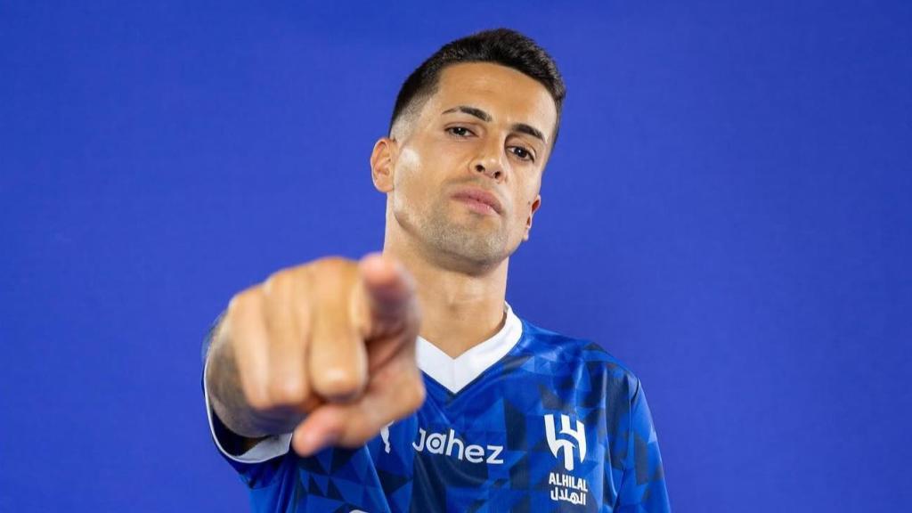 Joao Cancelo en su presentación con el Al Hilal