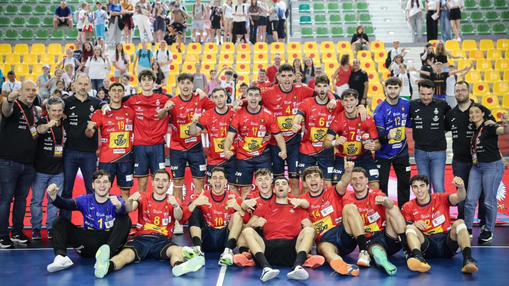 La selección española de balonmano celebra una victoria en el Mundial sub-21