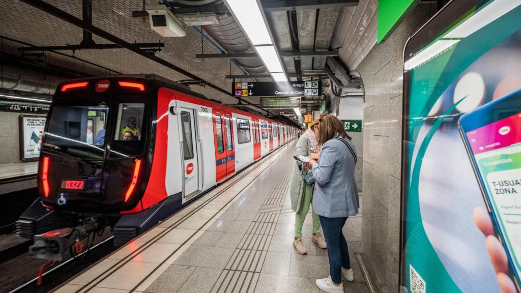Nuevo tren del metro de la línea L3 de Barcelona