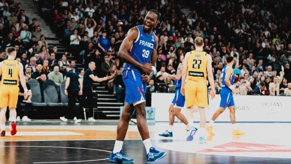 Yoan Makoundou, en un partido con Francia