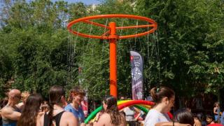 El nuevo parque de agua en la plaza del Maresme de Barcelona