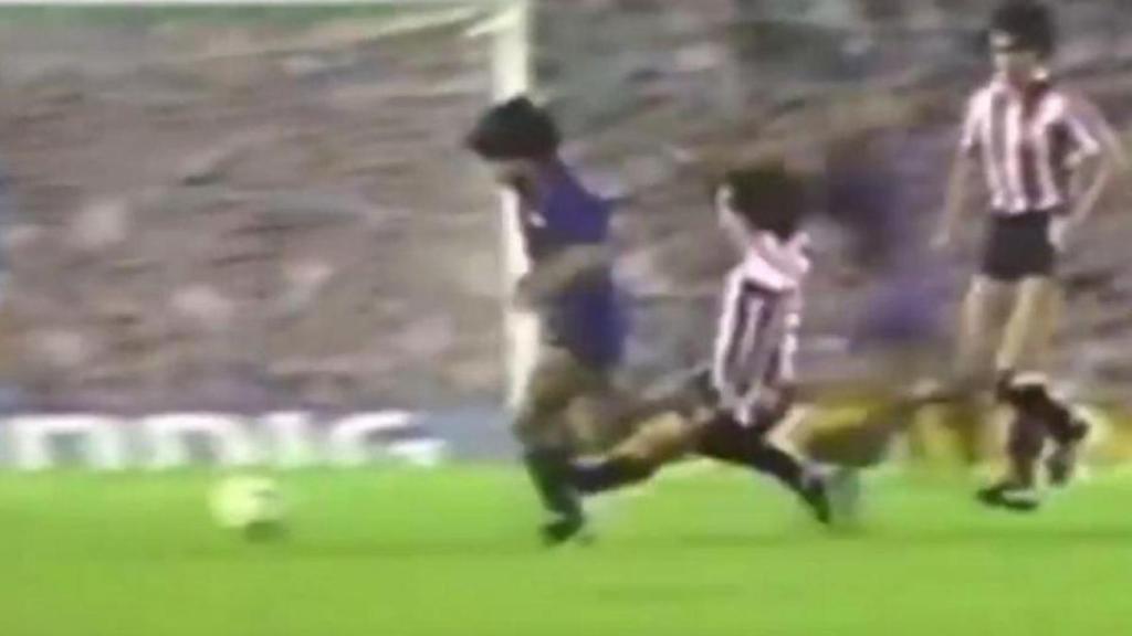 Goikoetxea lesiona a Maradona