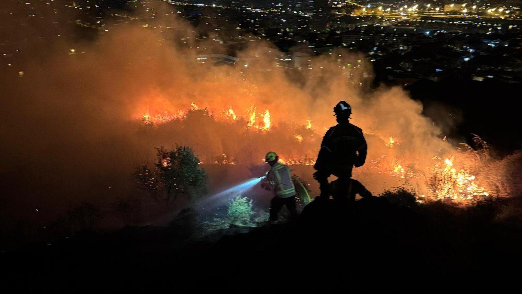Incendio forestal en la Serralada de Marina