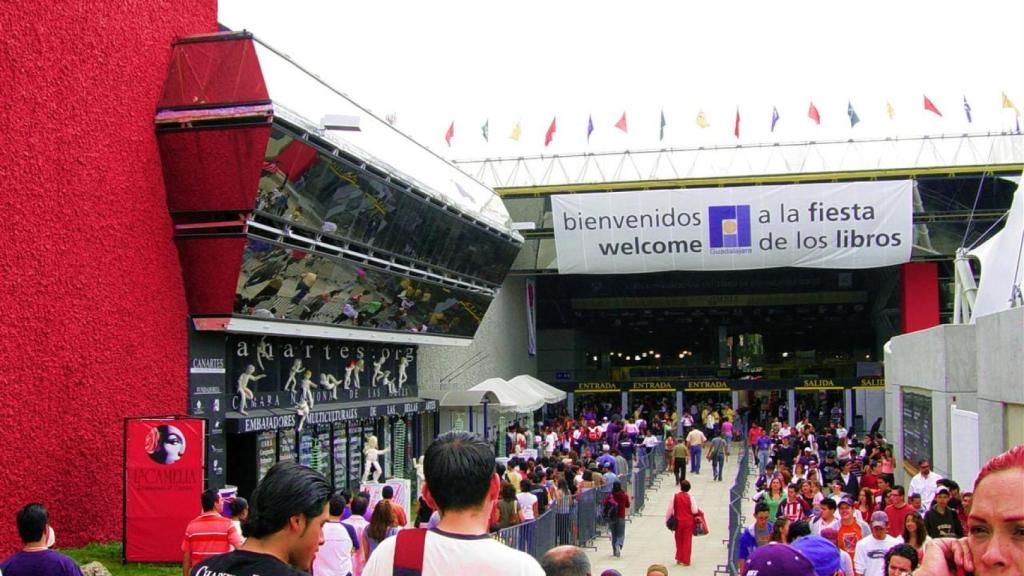 Entrada de la Feria Internacional del Libro en una edición anterior
