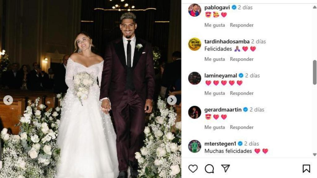 Los mensajes de los jugadores del Barça para felicitar a Araujo por su boda