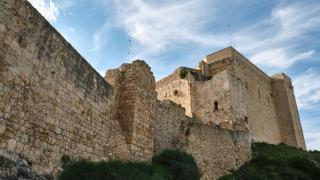 El castillo templario más impresionante de Tarragona: Una imponente fortaleza rodeada por una muralla de 25 metros de alto