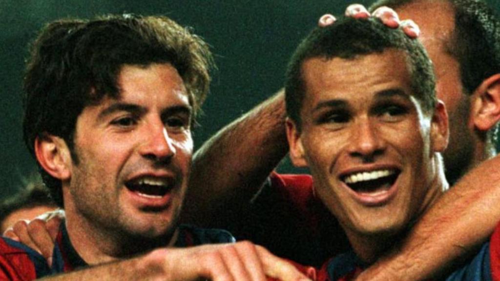 Luis Figo y Rivaldo, durante un partido con el Barça