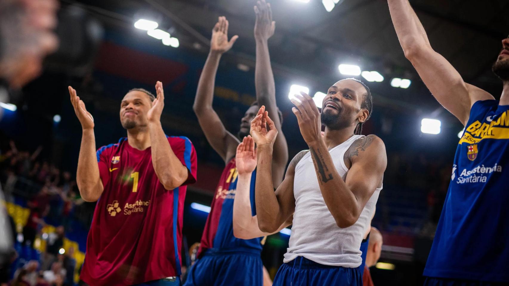 Los jugadores del Barça de basket celebran la victoria contra el Monaco