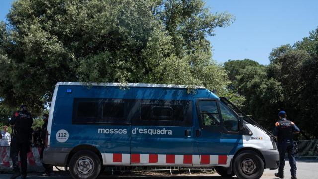 Un furgón de los Mossos d'Esquadra en un dispositivo de seguridad