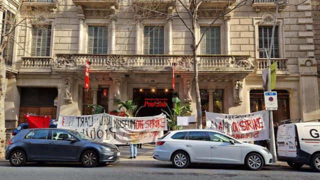 Imagen de una de las concentraciones en la puerta del Museo de Arte Prohibido