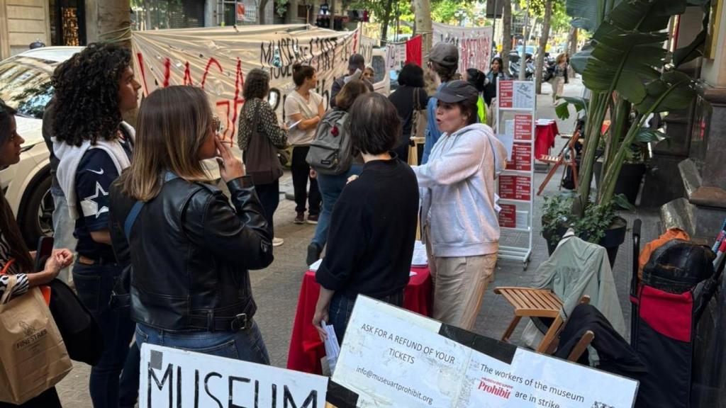 Imagen de la huelga en El Museu de l'Art Prohibit