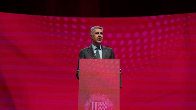 Albiol llena su acto de medio mandato y reúne a más de 50 entidades de Badalona