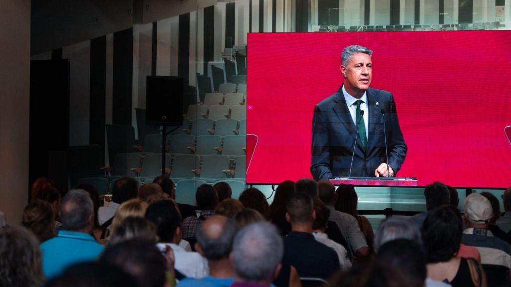 El alcalde de Badalona en el Teatre Margarida Xirgu