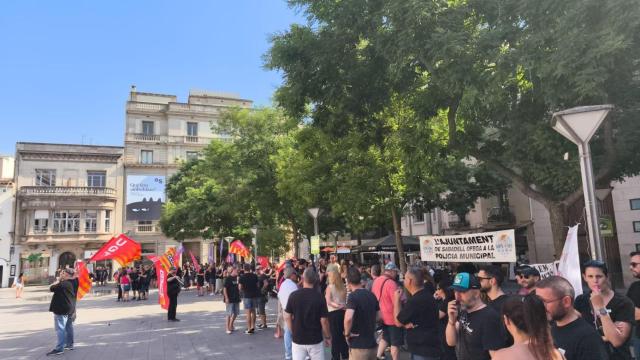 Unas 350 personas se manifiestan en Sabadell por las condiciones en la Policía Local