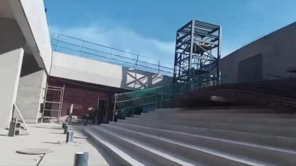 Acceso a la primera grada