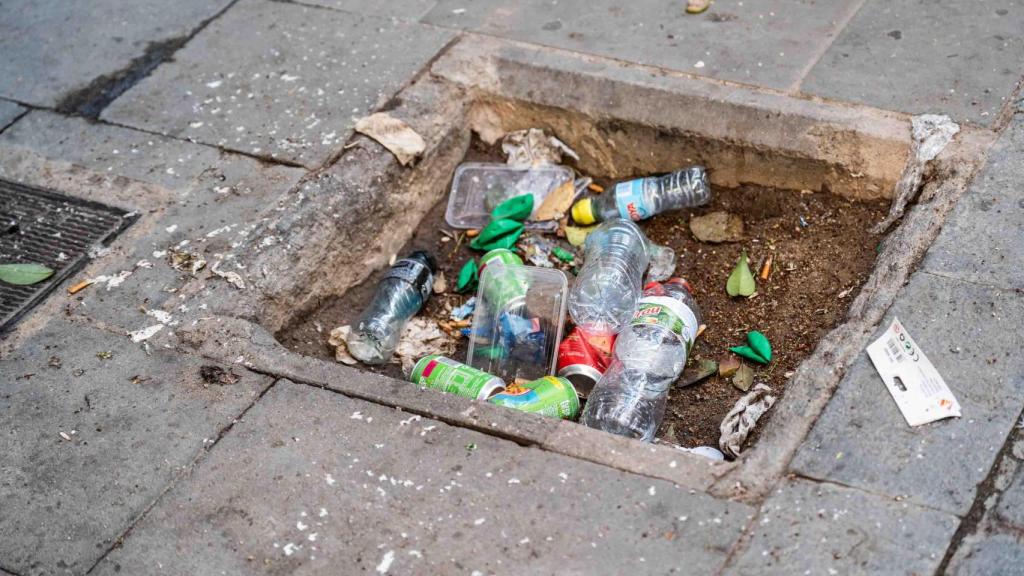 Suïedat als carrers del voltant del CAS Baluard de Drassanes