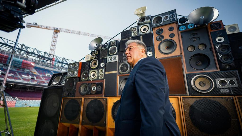 El presidente del Barça, Joan Laporta, en la grabación del spot publicitario para la vuelta al Camp Nou