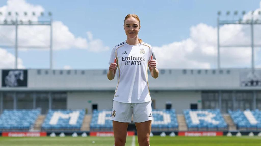 Sara Holmgaard, durante su presentación oficial con el Real Madrid Femenino