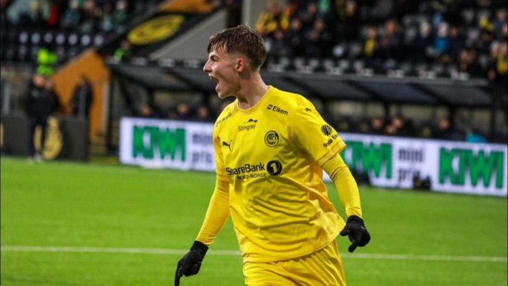 Bro Hansen celebrando un gol en su debut con el Bodo Glimt