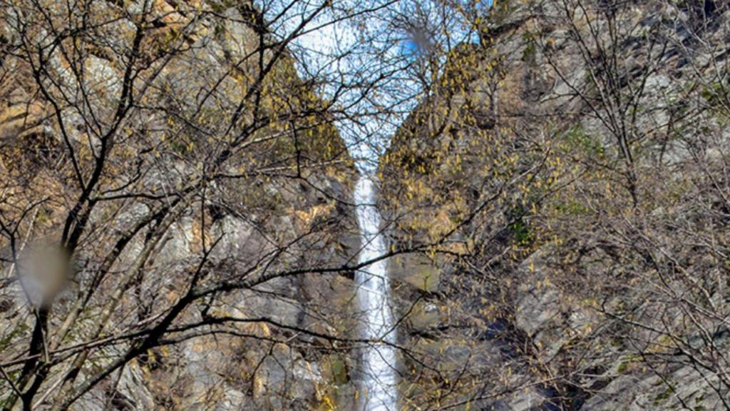La ruta de 30 minutos que lleva a una de las cascada más bonitas de Cataluña: un espectáculo natural en el interior de Girona
