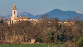 Así es el pueblo más rico de Girona: lejos de la Costa Brava y rodeado de un precioso paisaje natural