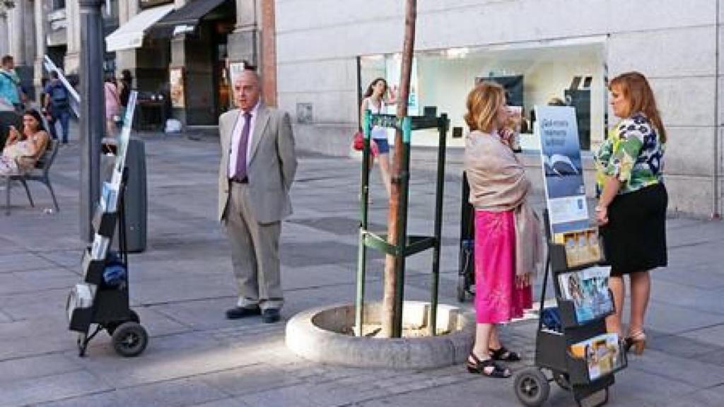 Testigos de Jehová en la calle