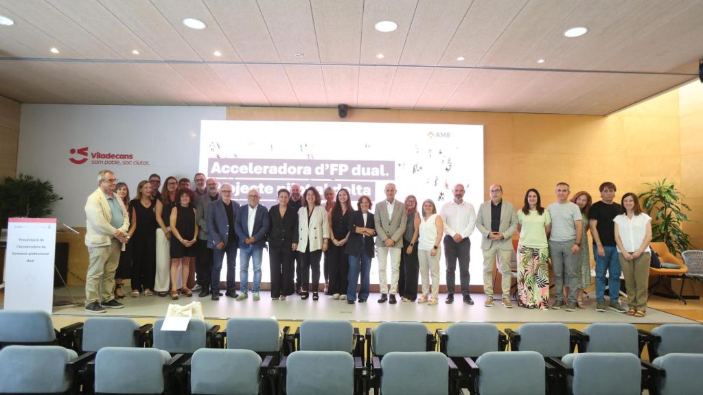 Participantes en el acto de presentación de la aceleradora del delta
