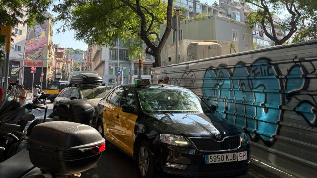 Un taxi después de un ataque en el Paral·lel