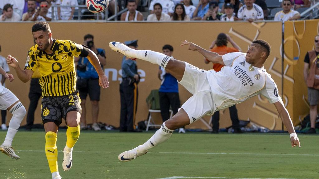 El golazo de tijera de Kylian Mbappé contra el Borussia Dortmund