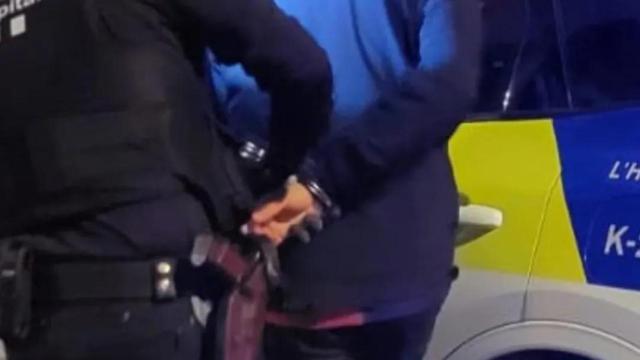 Detenido en L’Hospitalet por conducir borracho, sin carnet y con tres órdenes de busca y captura
