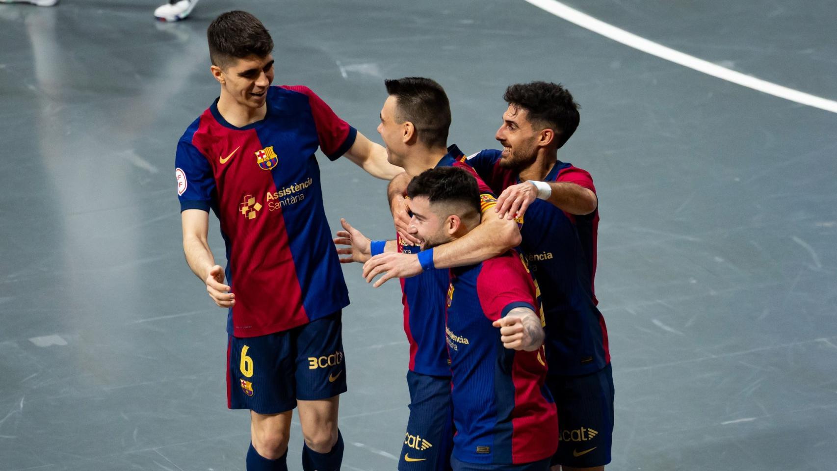 La euforia del Barça de fútbol sala durante un partido disputado en el Palau
