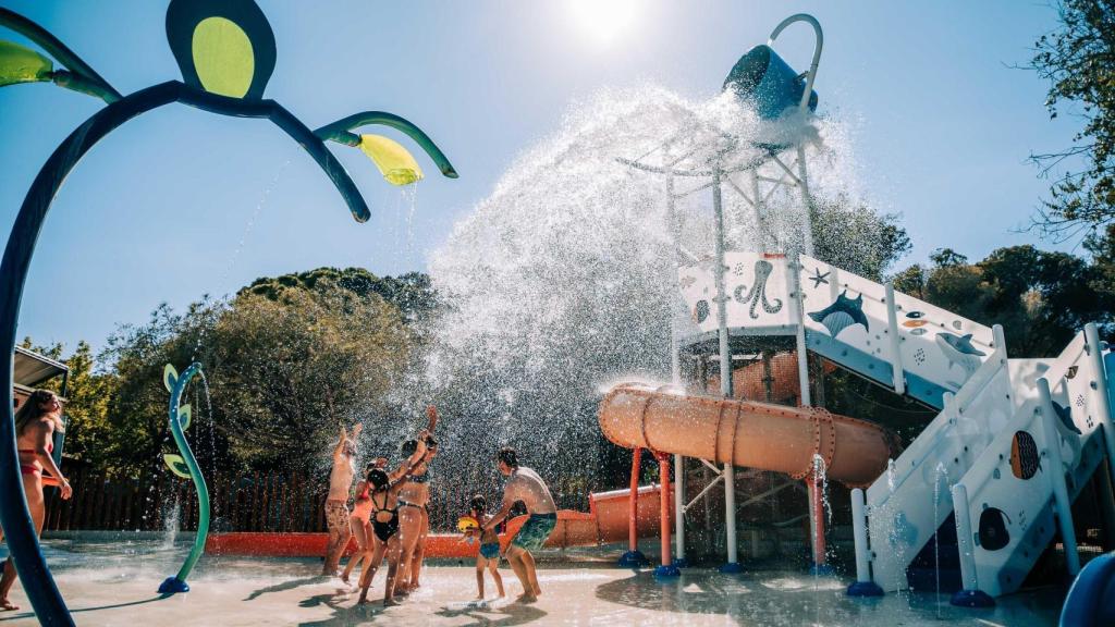 El camping con parque acuático más bonito de Cataluña, el Tamarit Beach Resort