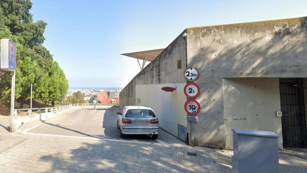 Entrada a l'estacionament de Roquetes