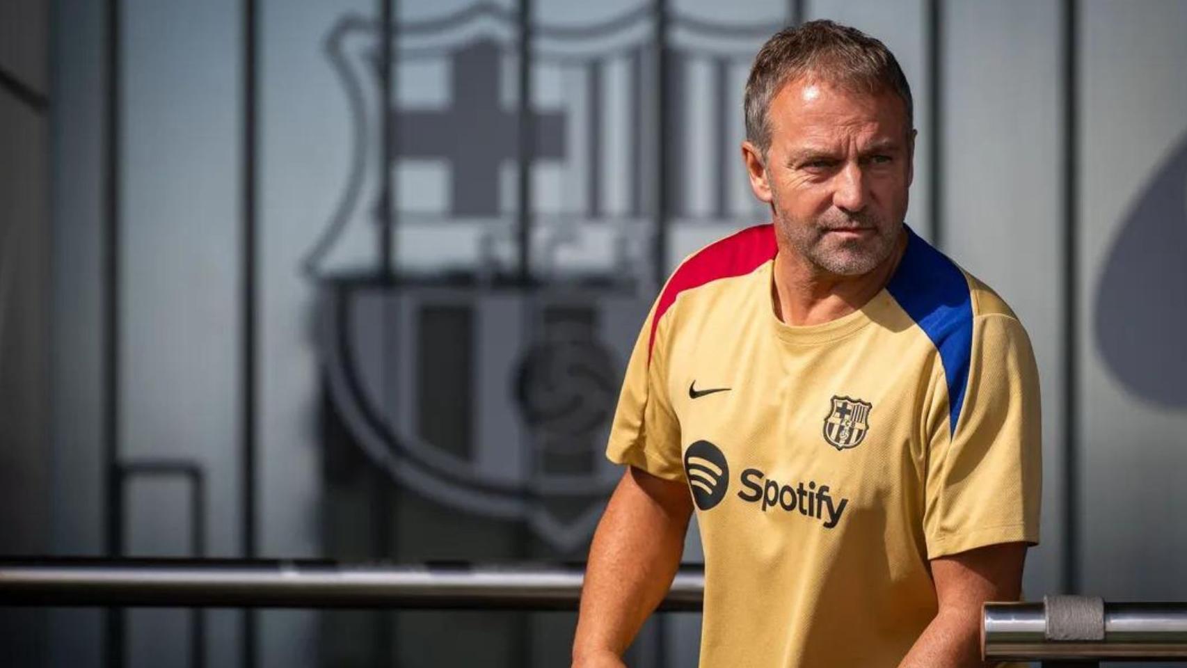 Hansi Flick antes de un entrenamiento de la pretemporada 2024-25