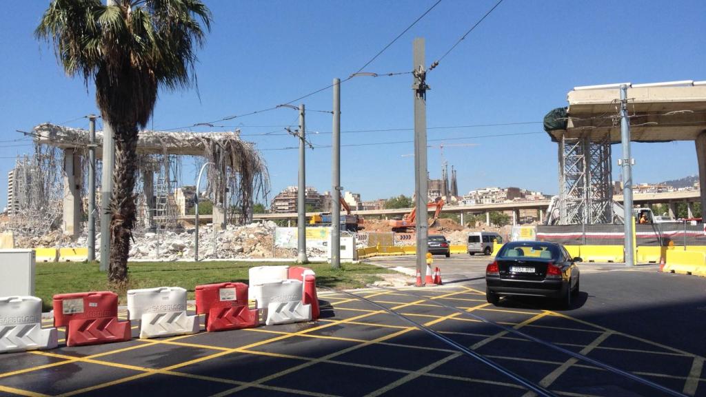 Chicane en la calle de Badajoz durante unas obras en el ámbito de Glòries