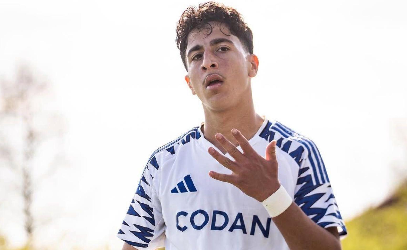 Rayan Bardghji en un partido con el juvenil del Copenhaguen