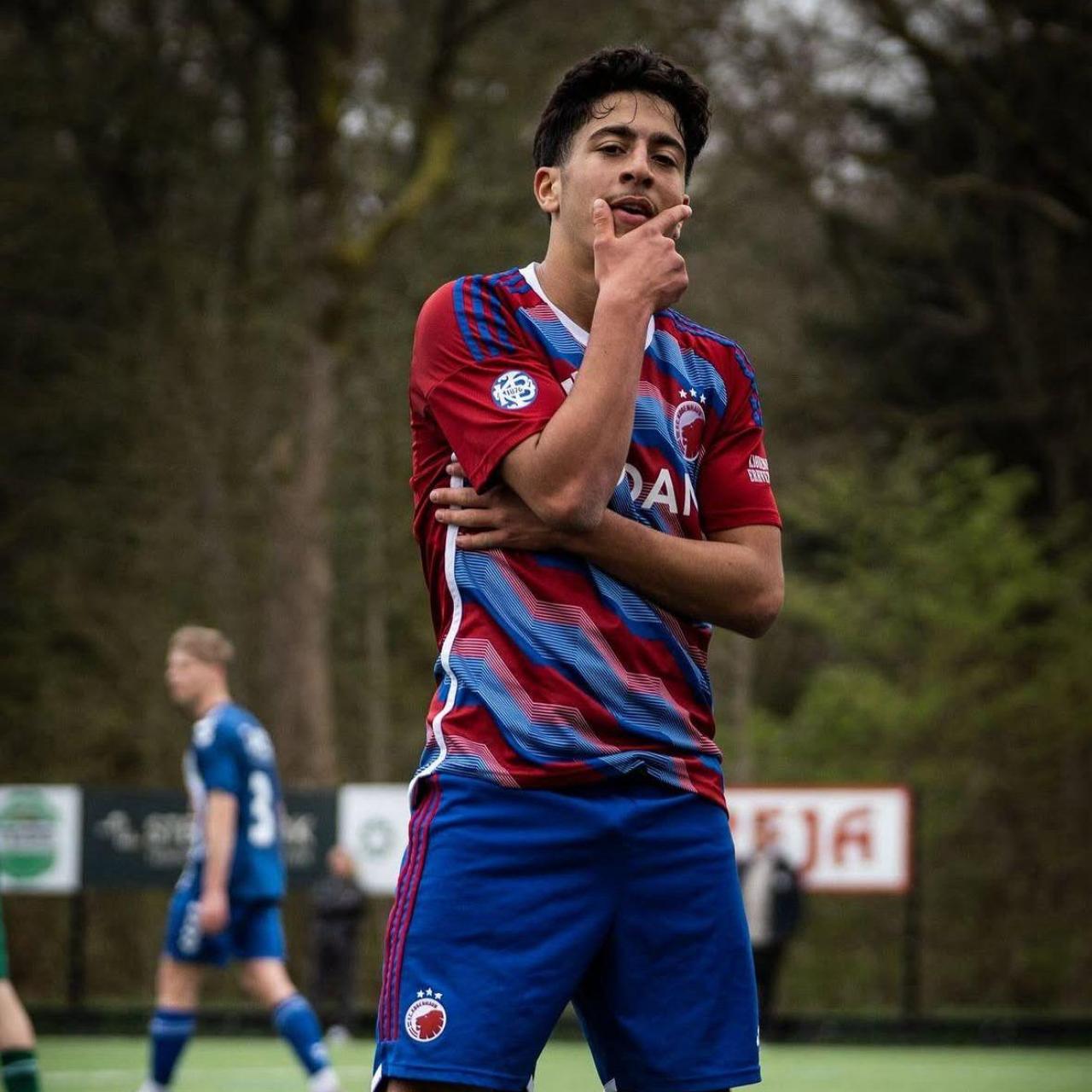 Rayan Bardghji en un partido con el juvenil del Copenhague