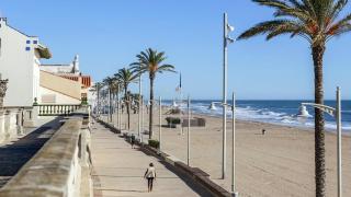 Se vende casa a un euro en Tarragona: un chalet de 250 metros cuadrados con vistas al mar