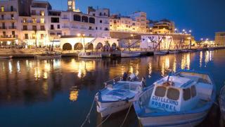 El rincón más espectacular de Tarragona, con atunes gigantes y búnkeres de guerra