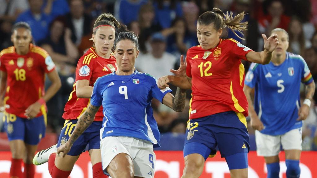 Patri Guijarro, durante el partido Italia-España en la Eurocopa Femenina