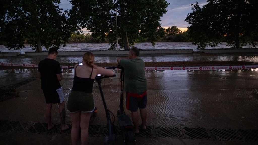 Inundacions al riu Foix al seu pas per Cubelles (Barcelona)