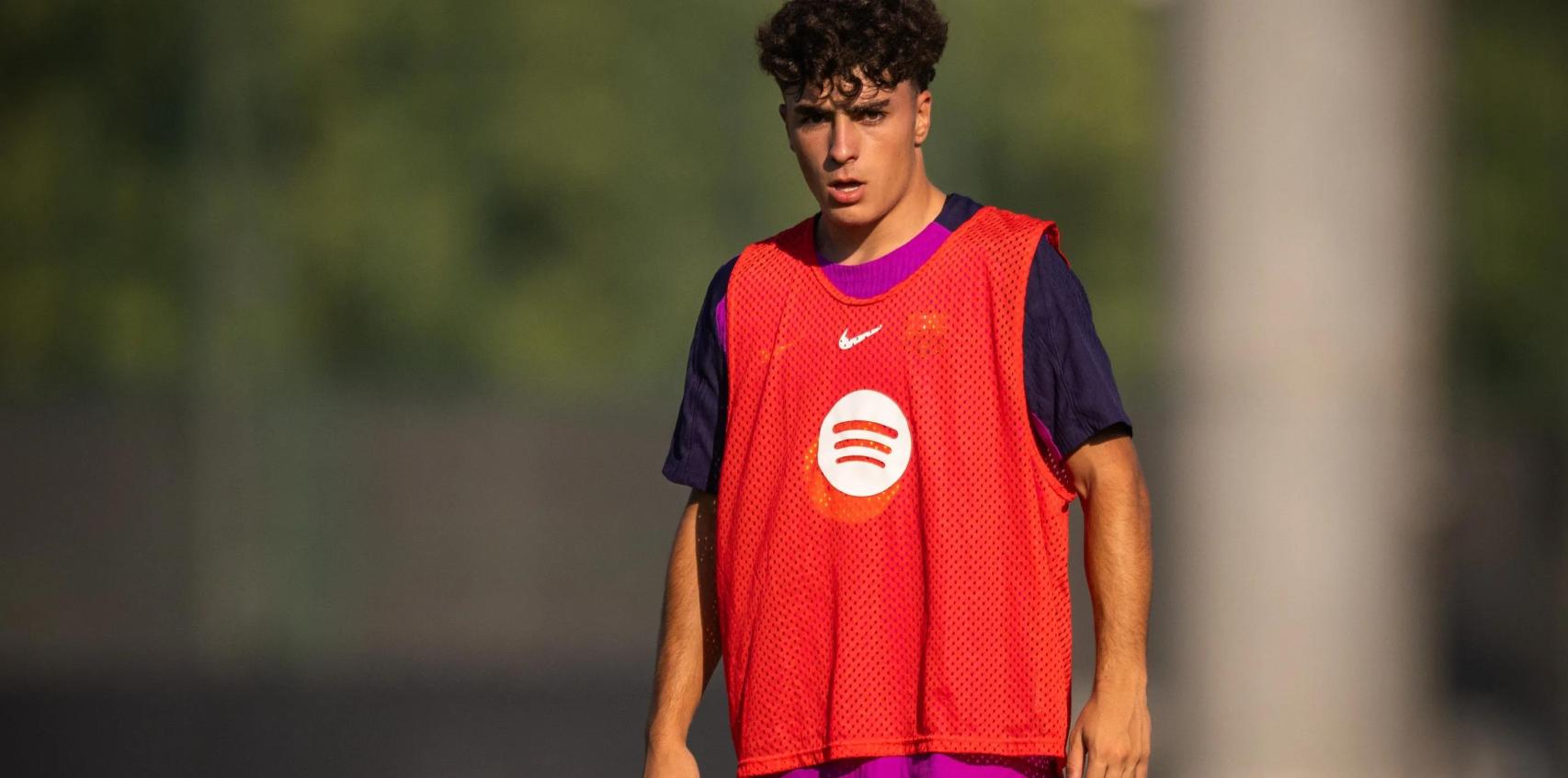 Jan Virgili durante un entrenamiento del primer equipo del Barça en la pretemporada